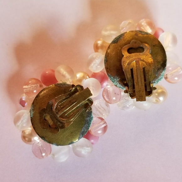 Relisted- vintage bead cluster earrings clip pink - Picture 5 of 6
